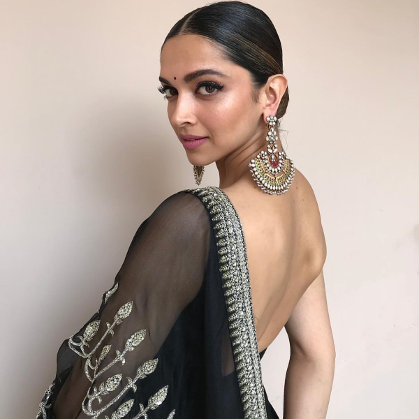 Deepika s Trailer Launch Look Online now