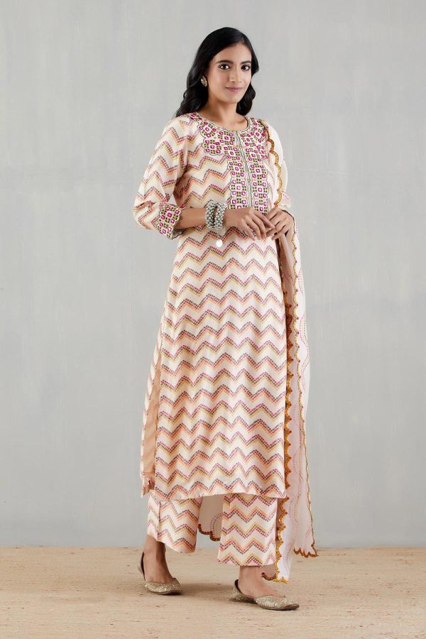 Blush Pink Printed kurta  With Dupatta And Pants Online Hot Sale