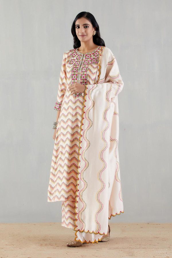 Blush Pink Printed kurta  With Dupatta And Pants Online Hot Sale