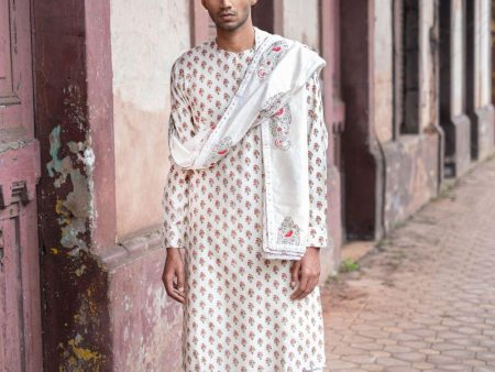 White  Kurta With Churidar And Stole Hot on Sale